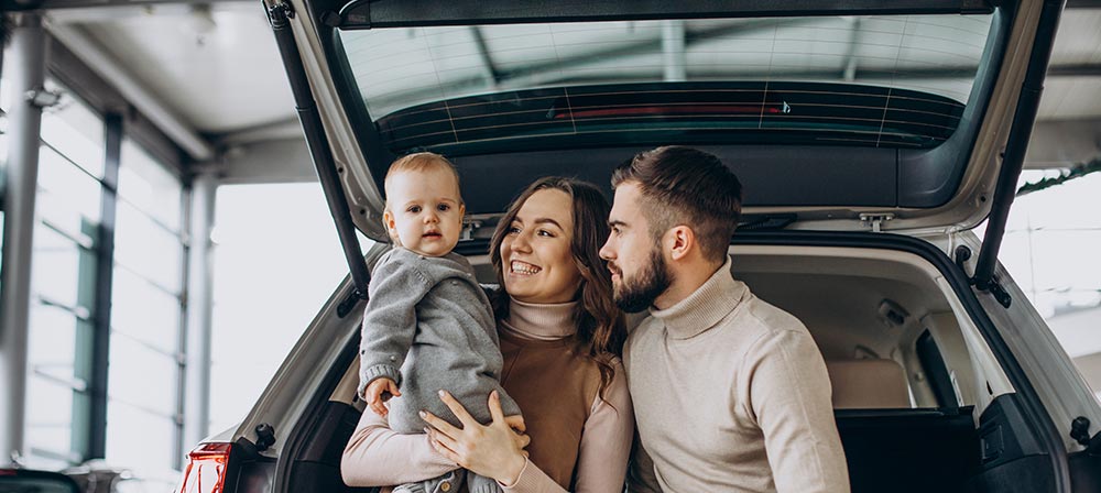 family-with-car